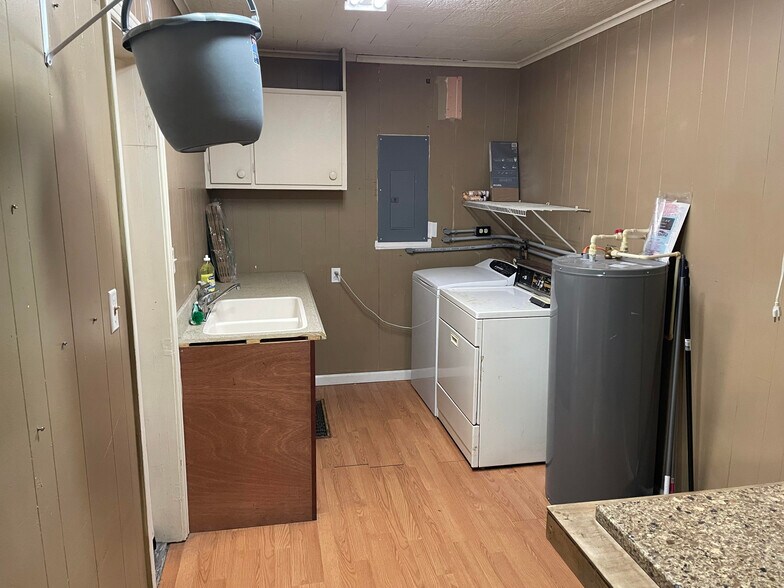 More Photos Of 103 Garland St, Greenfield Office Residential For Sale