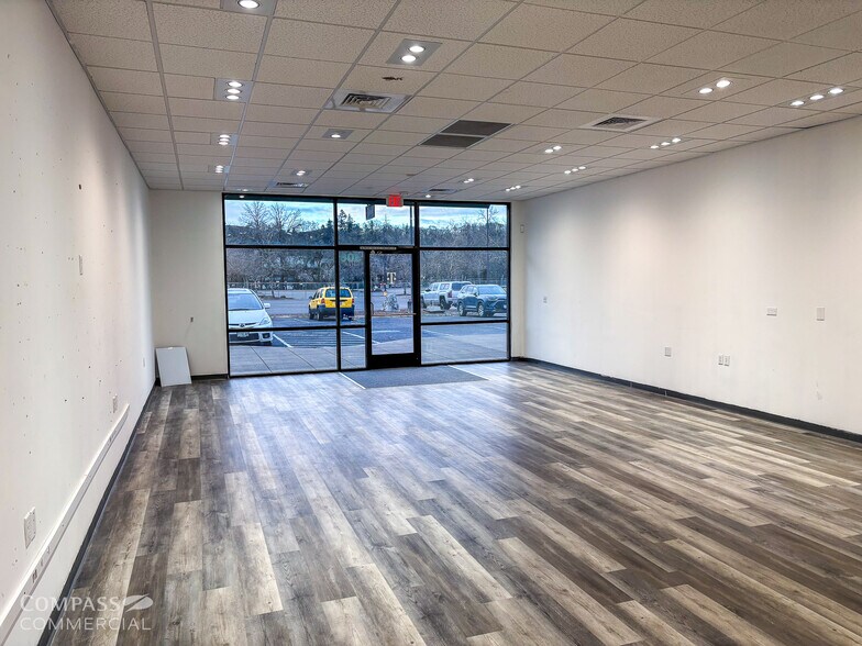 More Photos Of 3019 NW Stewart Pky, Roseburg Freestanding For Lease