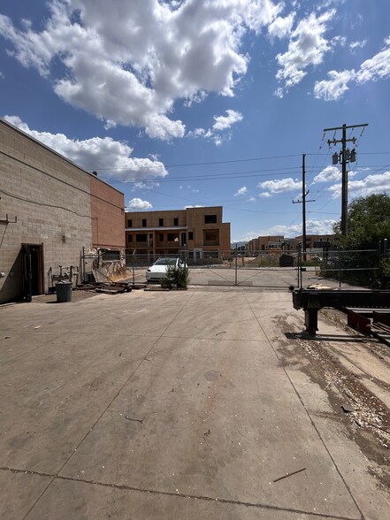More Photos Of 122 Navajo St, Salt Lake City Manufacturing For Lease