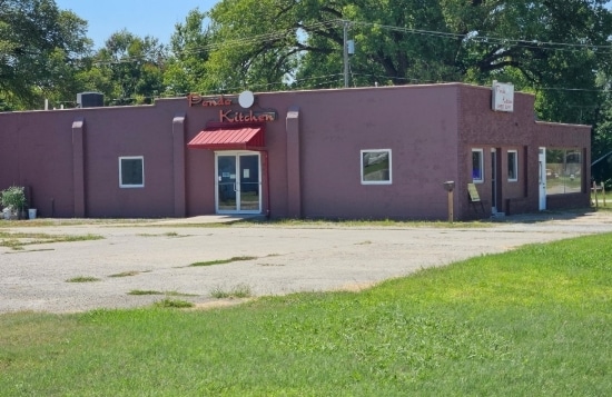 Primary Photo Of 201 W Trapp St, Herington Restaurant For Sale