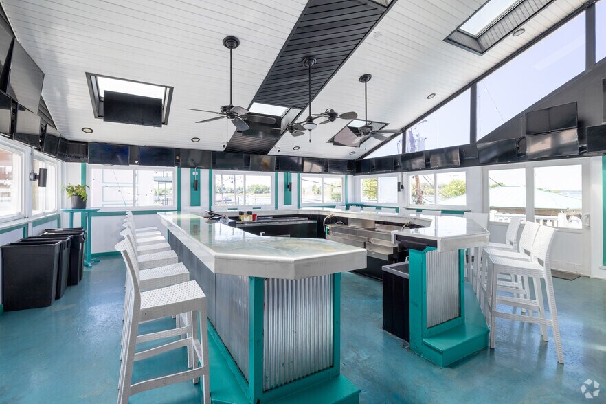 More Photos Of 32 Broad St, Keyport Bar For Sale