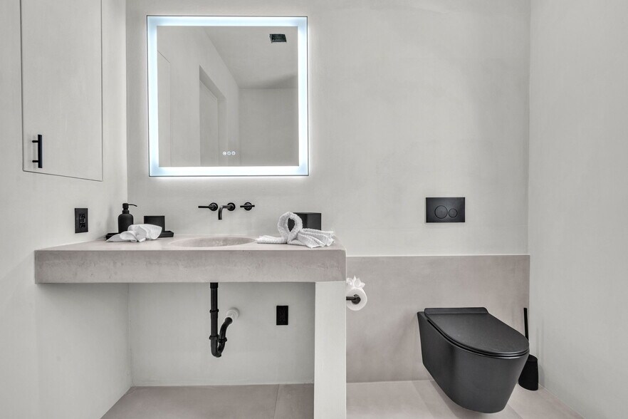 More Photos Of 120 NE 25th St, Miami Specialty For Sale