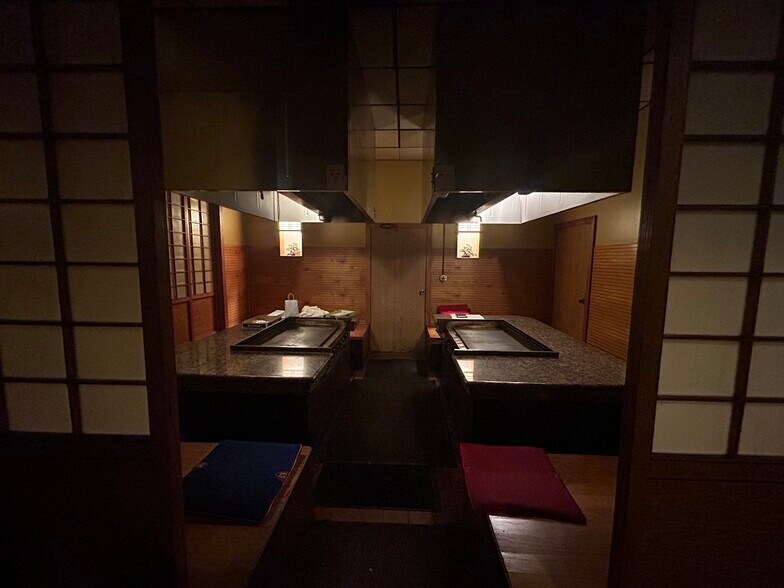 More Photos Of 8 Tech One Dr, Monroeville Restaurant For Lease