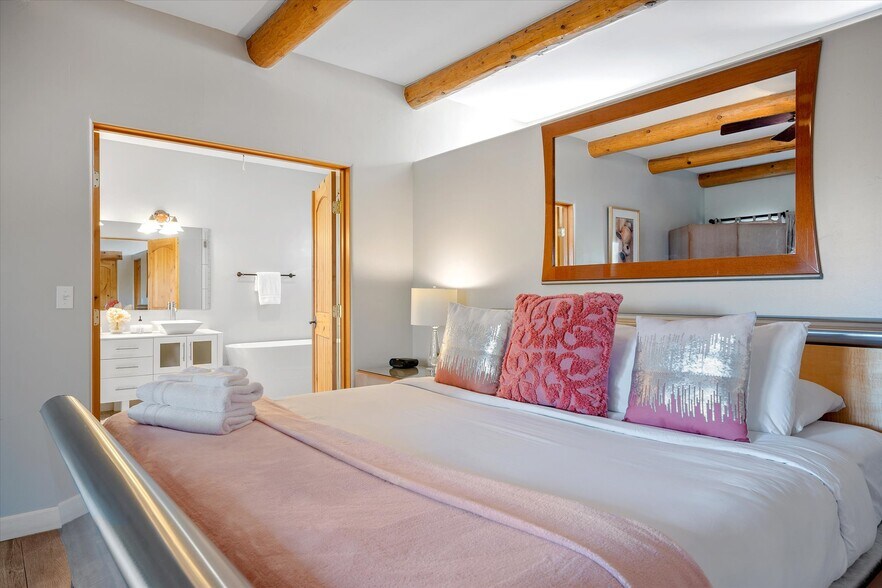 More Photos Of 10 Rojo Dr, Sedona Hotel For Sale