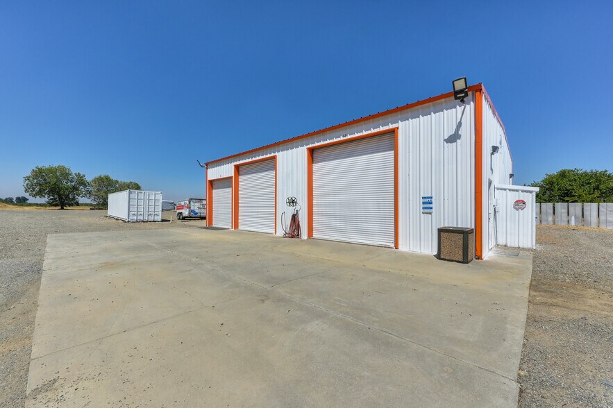 More Photos Of 7965 State Highway 99W, Gerber Self Storage For Sale