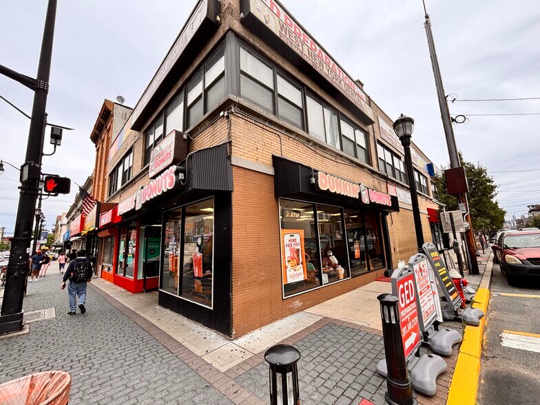Primary Photo Of 4900-4902 Bergenline Ave, Union City Storefront Retail Office For Lease
