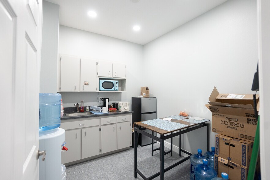 More Photos Of 37810 Medical Arts Ct, Zephyrhills Medical For Sale