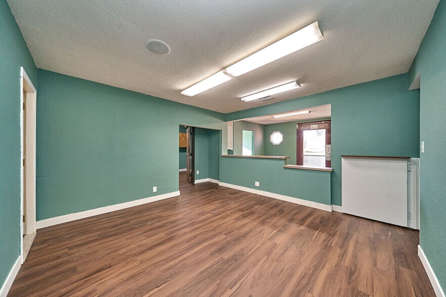 More Photos Of 5430 Arlington Ave, Riverside Storefront Retail Residential For Sale