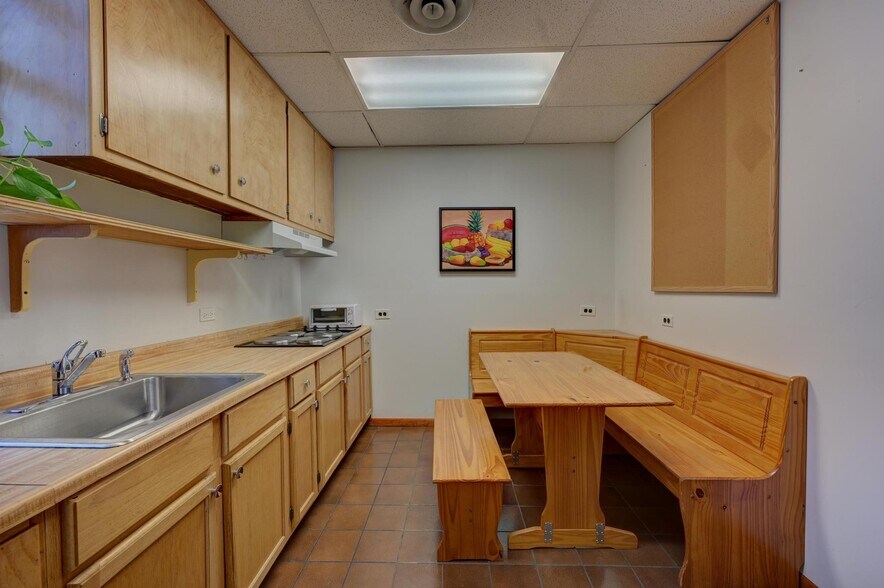 More Photos Of 15437 Broadway Ave, Harvey Medical For Sale