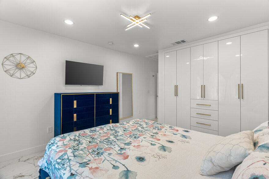 More Photos Of 3419 Montrose Ave, La Crescenta Multifamily For Sale