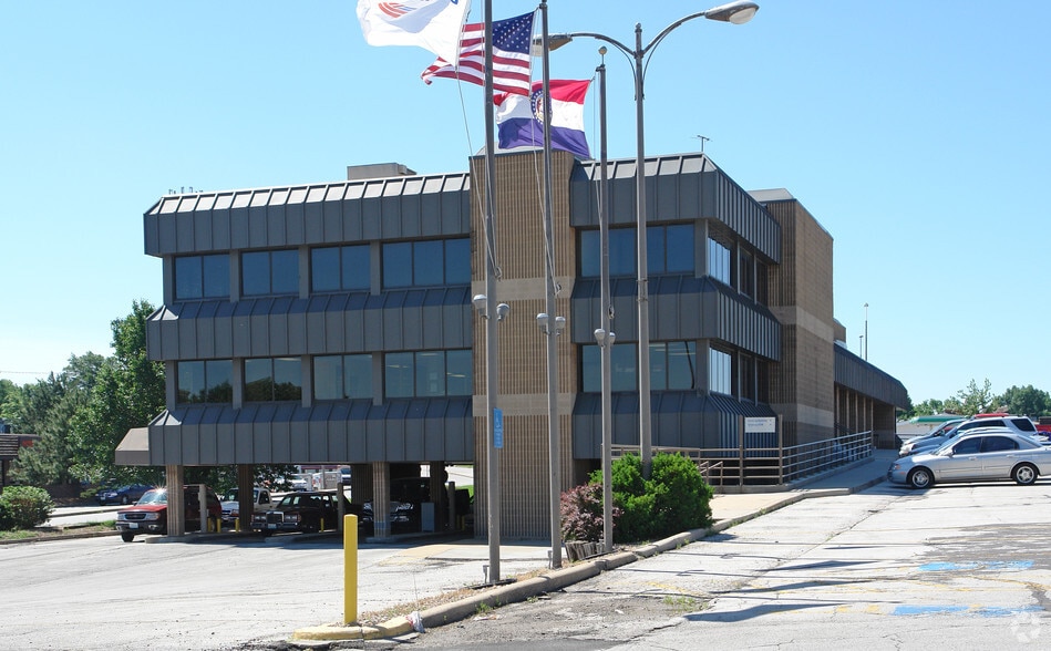 More Photos Of Antioch Rd, Kansas City Unknown For Lease