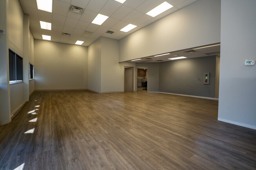 More Photos Of 231 Don Seaman Way, Okotoks Warehouse For Lease