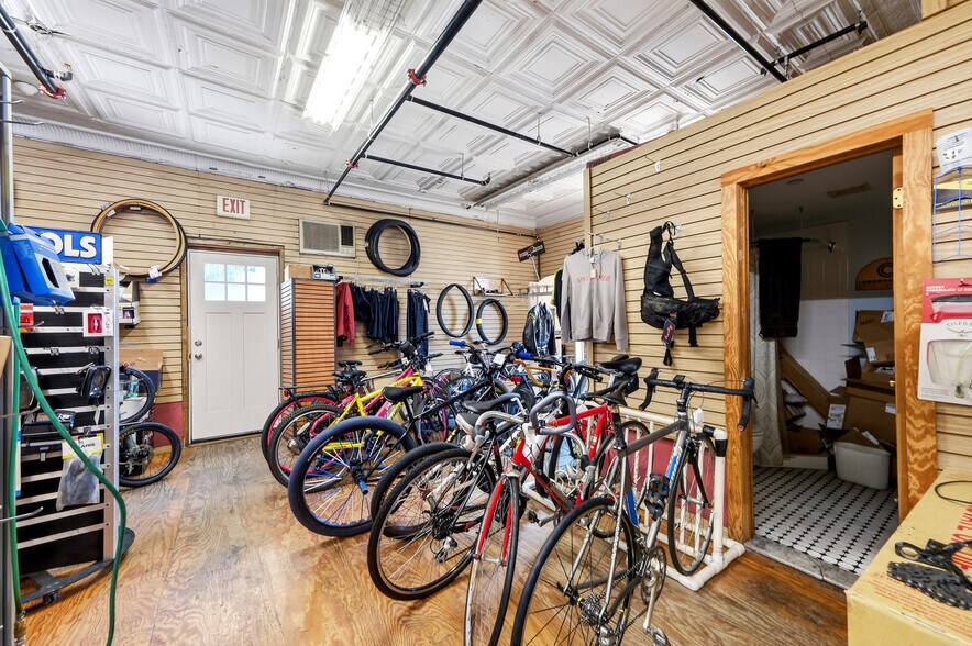 More Photos Of 272 Broadway, Bethpage General Retail For Sale