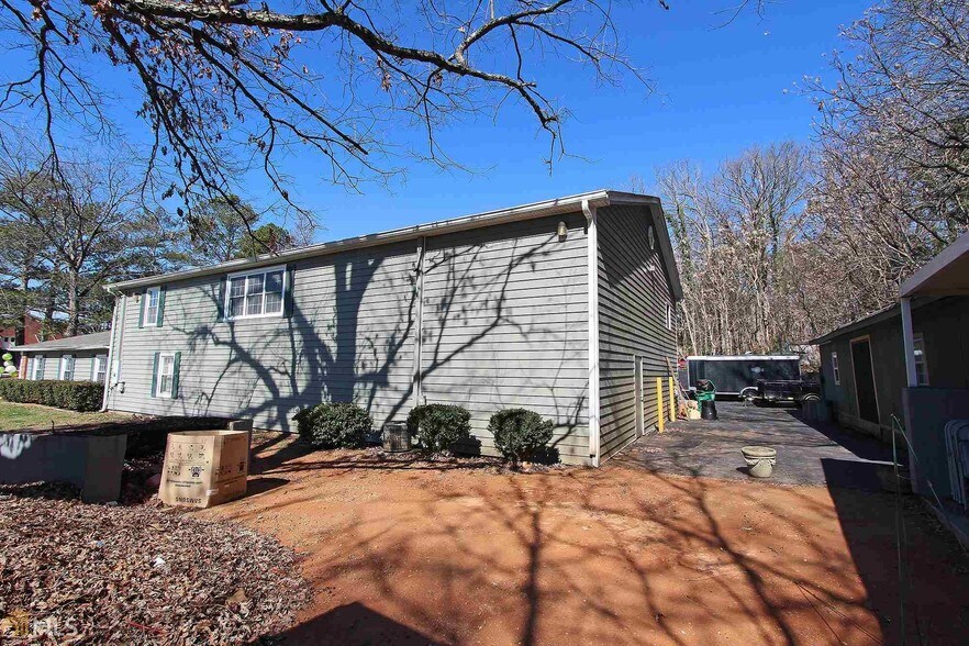 More Photos Of 2760 Pleasantwood Dr, Decatur Religious Facility For Lease