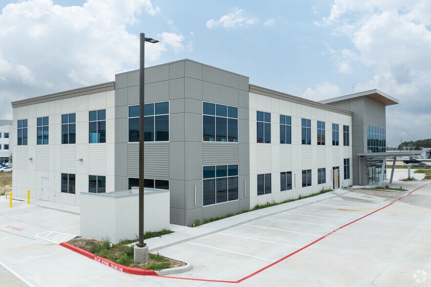 More Photos Of 18760 US 59 N hwy, Humble Office For Lease