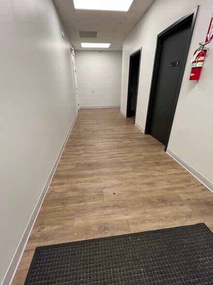 More Photos Of 1320 E 53rd St, Anderson Office For Lease