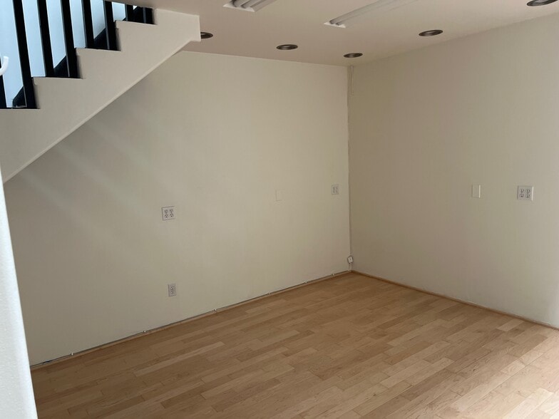 More Photos Of 3431 Wesley St, Culver City Loft Creative Space For Lease
