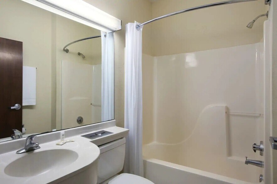 More Photos Of 10645 Reiger Rd, Baton Rouge Hotel For Sale