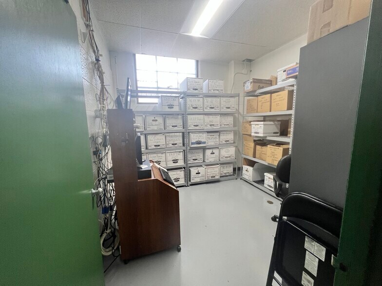 More Photos Of 2141 Kennedy Ave, Baltimore Warehouse For Sale