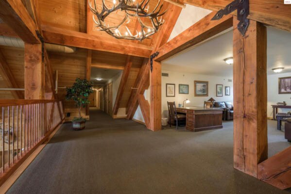 More Photos Of 51 Lakeshore Dr, Sagle Hotel For Sale
