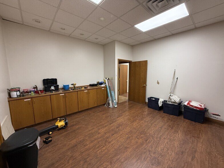 More Photos Of 723 W Columbia Ln, Provo Showroom For Sale