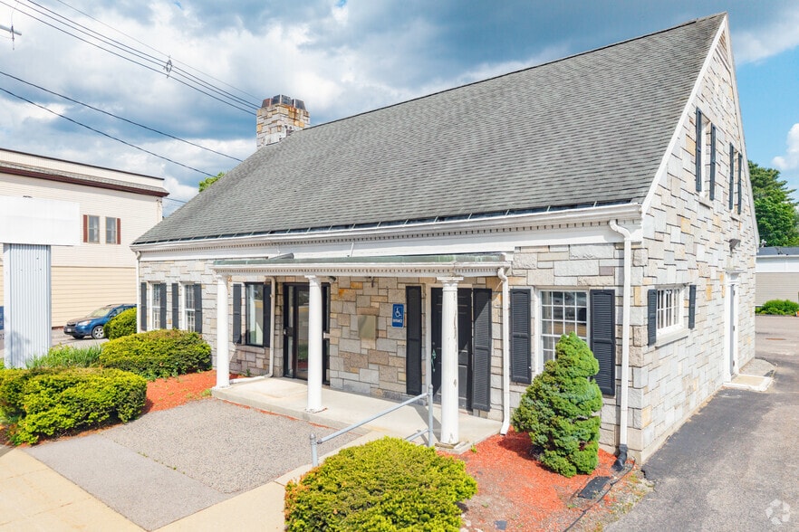 More Photos Of 818 Washington St, Holliston Bank For Sale