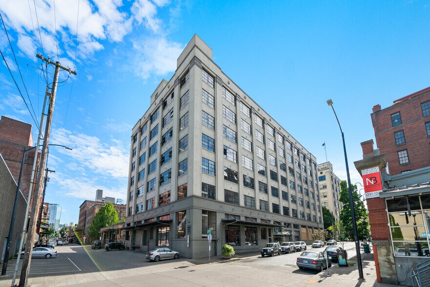 More Photos Of 1314 NW Irving St, Portland Office For Sale