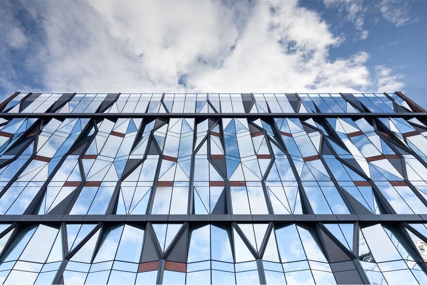 More Photos Of 10 Jay St, Brooklyn Office For Lease