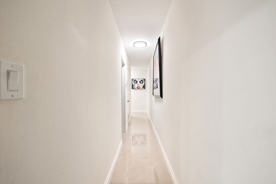 More Photos Of 1425 S Via Soledad, Palm Springs Apartments For Sale