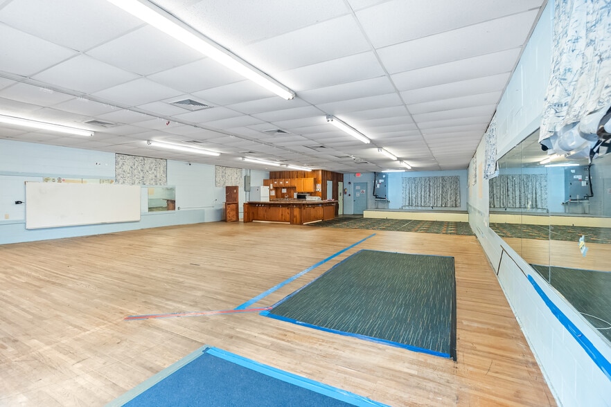 More Photos Of 855 W Desoto St, Clermont Specialty For Lease