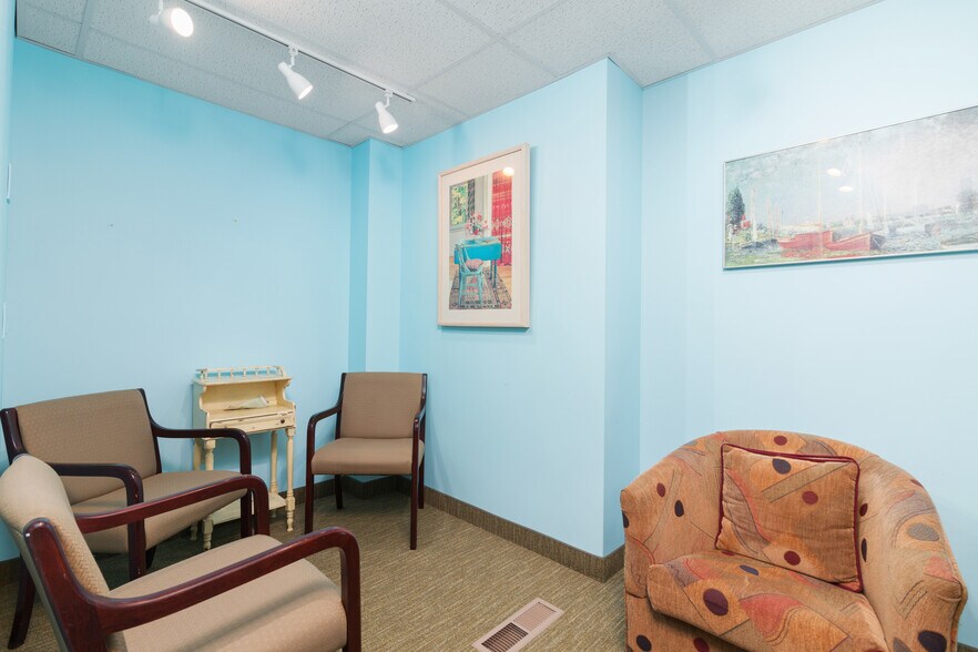 More Photos Of 155 Sycamore St, Glastonbury Office For Lease