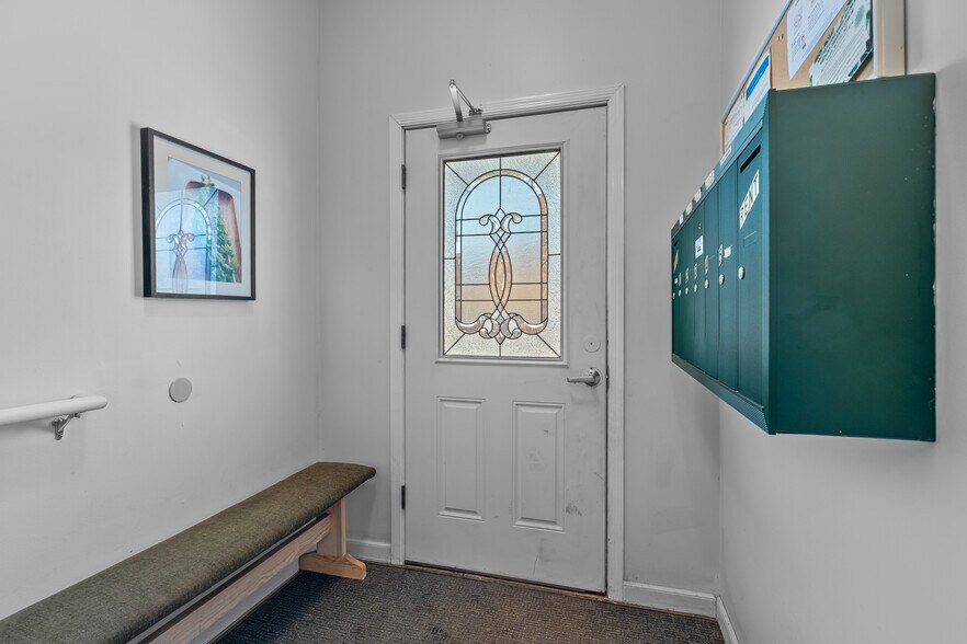 More Photos Of 2420 4th Ave S, Minneapolis Apartments For Sale