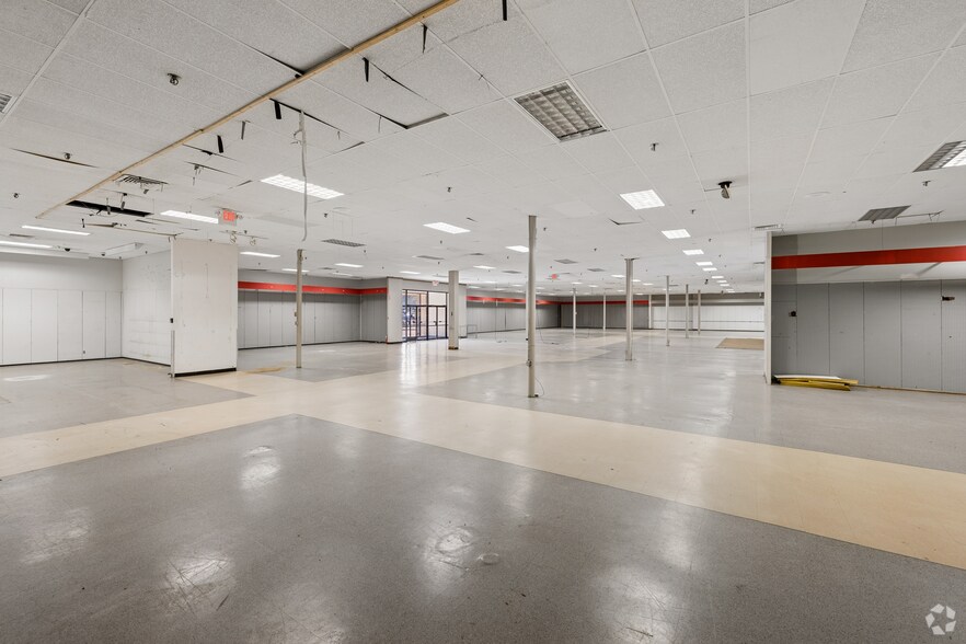 More Photos Of 4600 S Medford Dr, Lufkin General Retail For Sale