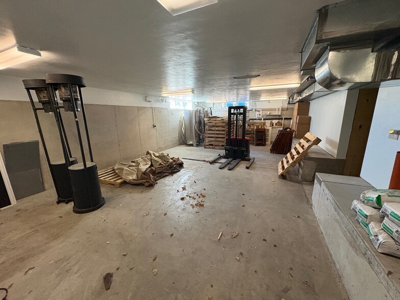 More Photos Of 345 S Adams St, Green Bay Freestanding For Sale