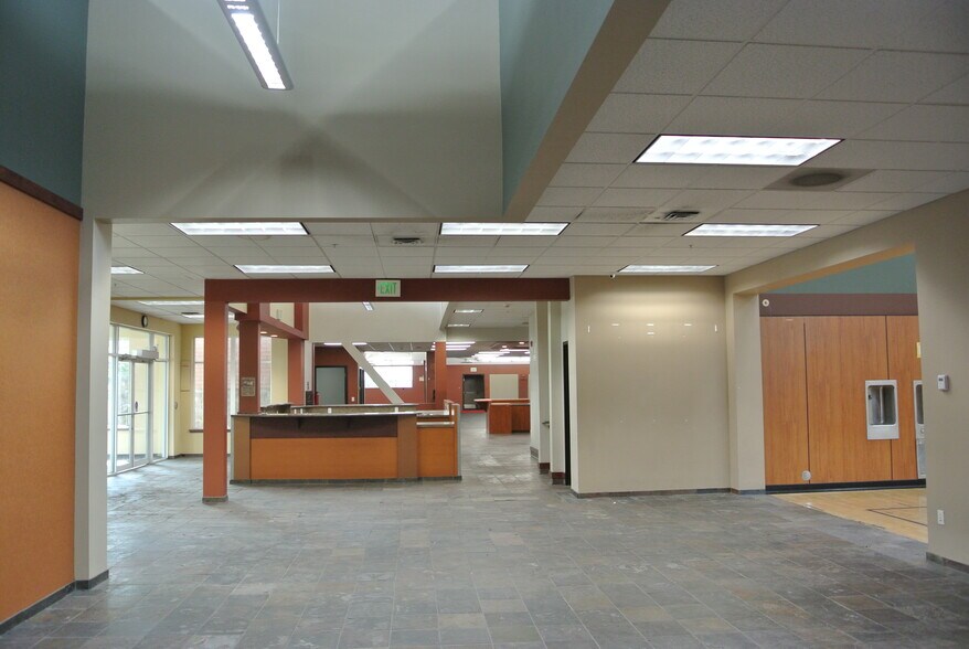 More Photos Of 927 E Polston Ave, Post Falls Office For Sale