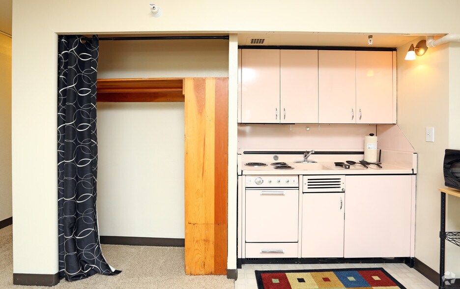 More Photos Of 320 N 22nd St, Omaha Apartments For Sale