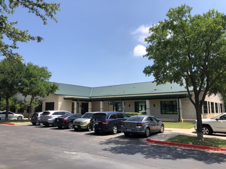 More Photos Of 16000 Park Valley Dr, Round Rock Medical For Lease