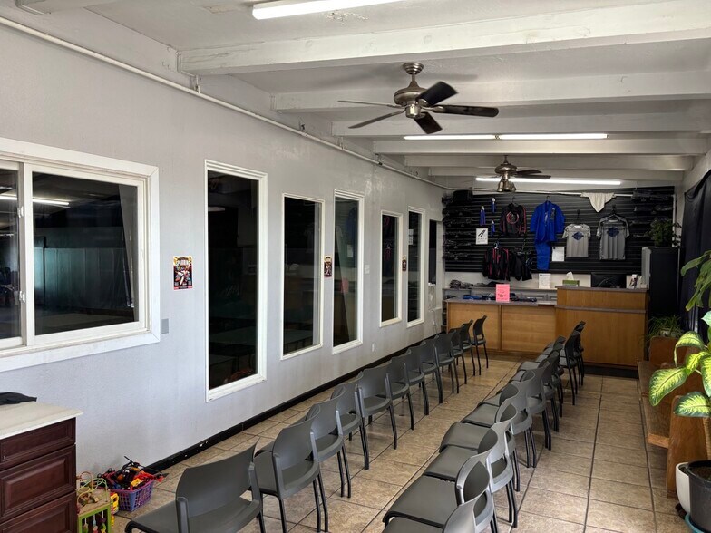 More Photos Of 323-327 W Canal Dr, Turlock Freestanding For Sale