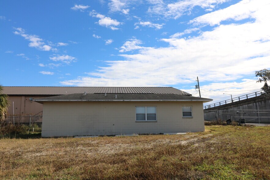 More Photos Of 980 SW 6th Ave, Ocala Office For Sale