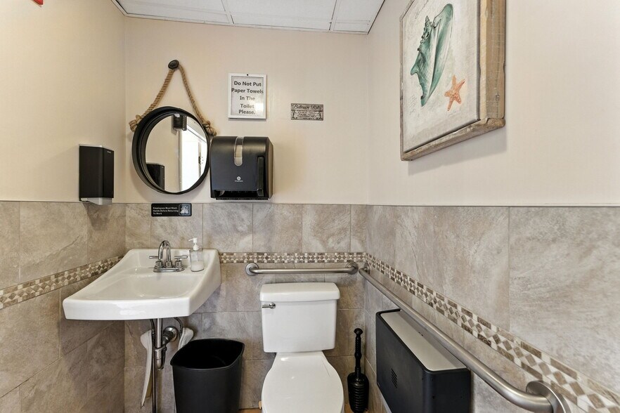 More Photos Of 568 Providence St, West Warwick Restaurant For Sale