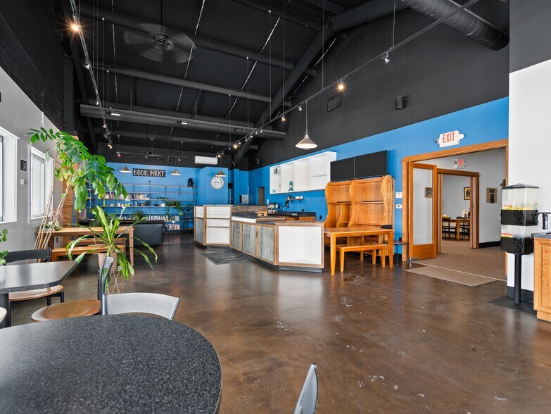 More Photos Of 3211 N Garfield, Traverse City Freestanding For Sale