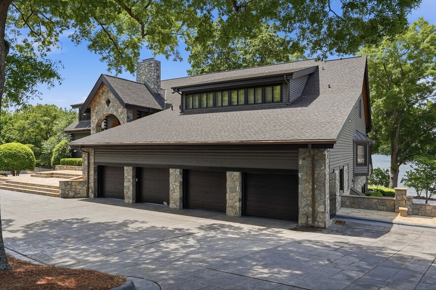 More Photos Of 9715 Nine Eagles Ln, Charlotte Specialty For Sale