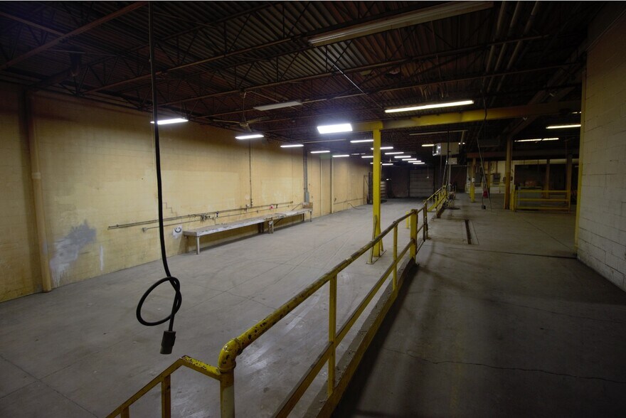 More Photos Of 2025 Brighton Henrietta Town Line Rd, Rochester Manufacturing For Lease