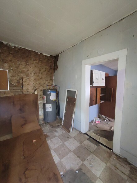 More Photos Of 1823 W 8th St, Muncie Multifamily For Sale