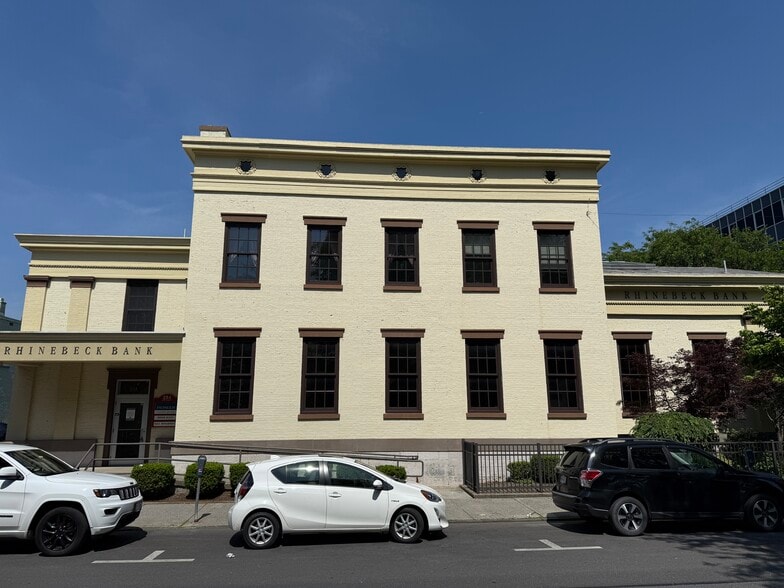 More Photos Of 27 Main St, Kingston Bank For Sale