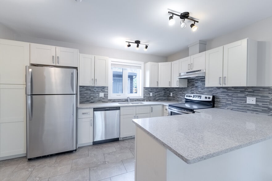 More Photos Of 10204-10210 113 Ave NW, Edmonton Apartments For Sale