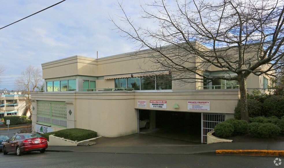 More Photos Of 1625 Oak Bay Ave, Victoria Office For Sale
