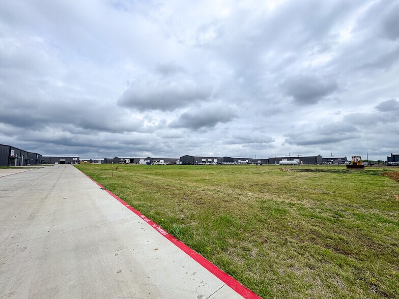 More Photos Of TBD Sales Dr, Waxahachie Warehouse For Lease