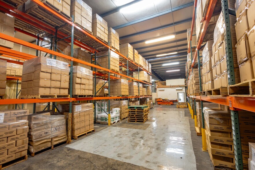 More Photos Of 99-1342 Koaha Pl, Honolulu Warehouse For Sale