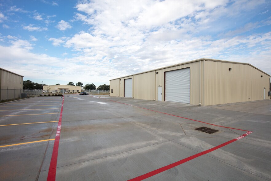 More Photos Of 3642 Bacor Rd, Houston Warehouse For Lease